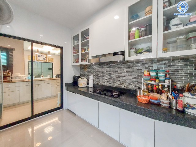 *****บ้านเดี่ยวมือสองย่านนนทบุรี ม.ลัดดาวิลล์4 บ้านกล้วย-ไทรน้อย บ้านสวยหลังใหญ่ เนื้อที่มากสุดถึง 53.4 ตร.ว. ฟังก์ชันครบ 4 ห้องนอน 3 ห้องน้ำ 2 ที่จอดรถ บนทำเลศักยภาพ ใกล้จุดขึ้นทางด่วน "กาญจนาภิเษก" เพียง 15 นาทีก็ถึงรถไฟฟ้าสายสีม่วง "สถานีคลองบางไผ่" ในราคาสุดคุ้ม!